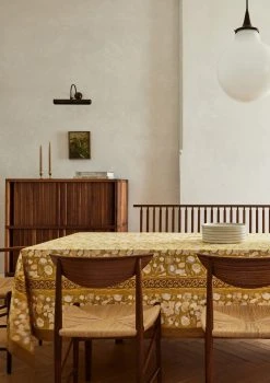 Front Page -Afloral Sales Store 1 nicole franzen Afloral Yellow Spring Dining 023