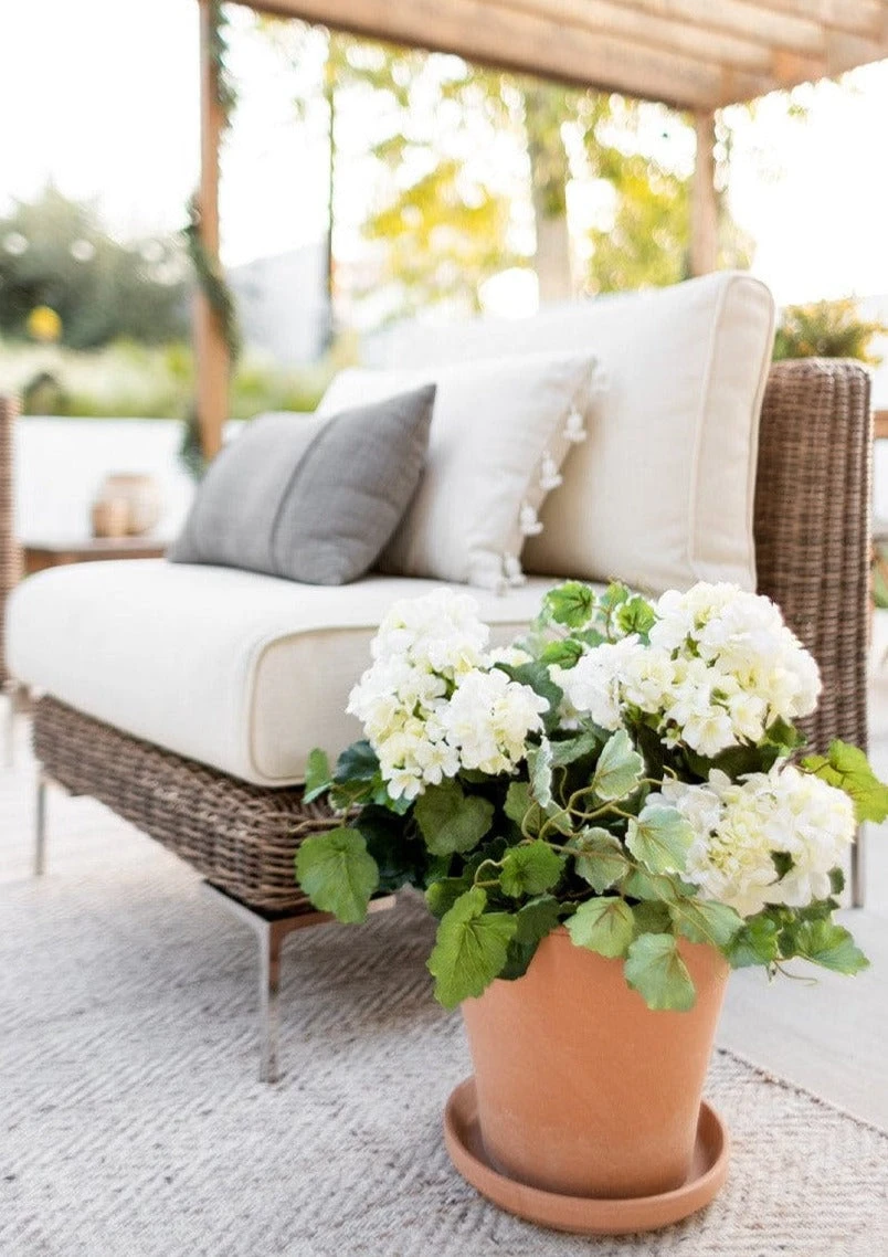 UV Treated Indoor/Outdoor Geranium Bush - 18" 3 UV Treated Indoor/Outdoor Geranium Bush - 18" - Image 3